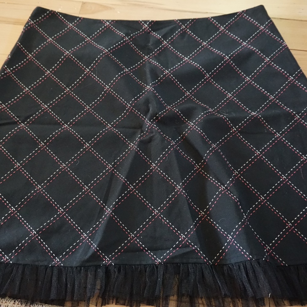 Torrid Plaid embroidered stitching black tulle skirt 16